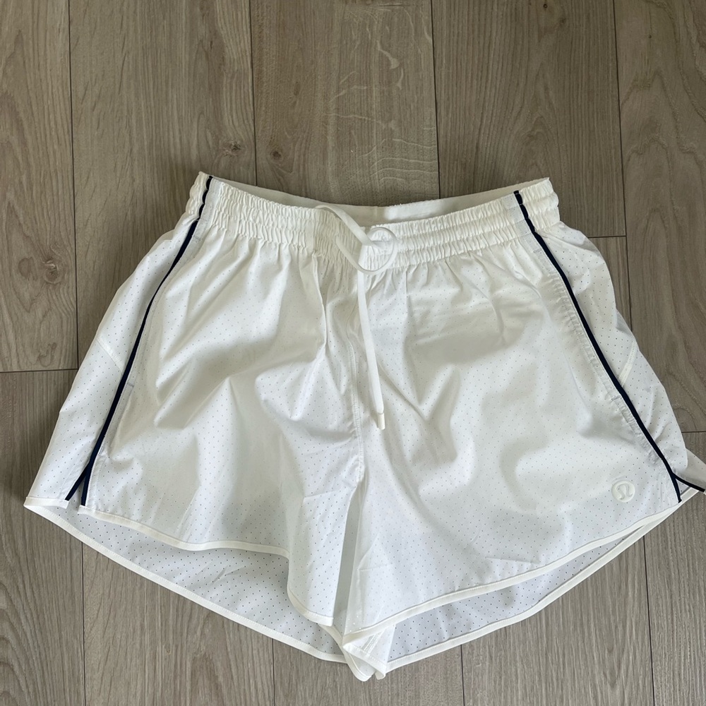Lululemon White - SHORTS ONLY (Size: 6)
